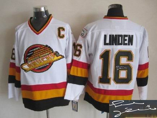 Autographed Vancouver Canucks -16 Trevor Linden Stitched White CCM Throwback Vintage NHL Jersey