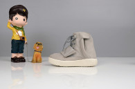 Yeezy 750 Kid 002