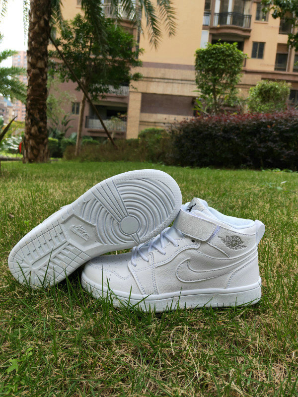 Air Jordan 1 Kid Shoes (9)