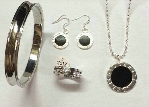 Bvlgari Suit Jewelry (8)