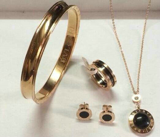 Bvlgari Suit Jewelry (31)