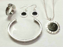 Bvlgari Suit Jewelry (2) Bvlgari Suit Jewelry (2)