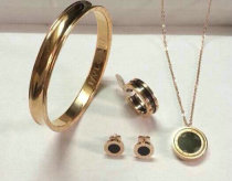 Bvlgari Suit Jewelry (95) Bvlgari Suit Jewelry (95)