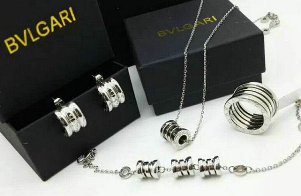 Bvlgari Suit Jewelry (16)