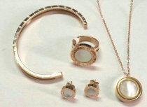 Bvlgari Suit Jewelry (26) Bvlgari Suit Jewelry (26)