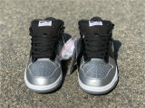 Supreme x Nike SB Dunk Low Metallic Silver-Black GS