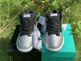 Supreme x Nike SB Dunk Low Metallic Silver-Black GS