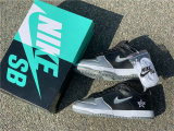 Supreme x Nike SB Dunk Low Metallic Silver-Black GS