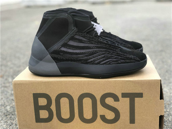 Authentic Y Basketball Black