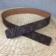 LV Belt 1:1 Quality (234)