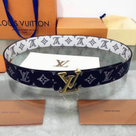 LV Belt 1:1 Quality (241)