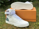 LV SNEAKERS