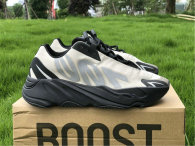 Authentic Y 700 MNVN “Bone”