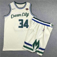 Milwaukee Bucks Suit (1)