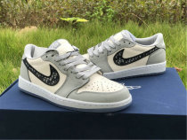Authentic Dior x Ai Jordan 1 Low GS (with dior boxes) Authentic Dior x Ai Jordan 1 Low GS (with dior boxes)