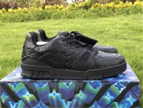 LV SNEAKERS (5)