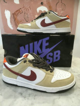 Nike SB Dunk Low Women (28) Nike SB Dunk Low Women (28)