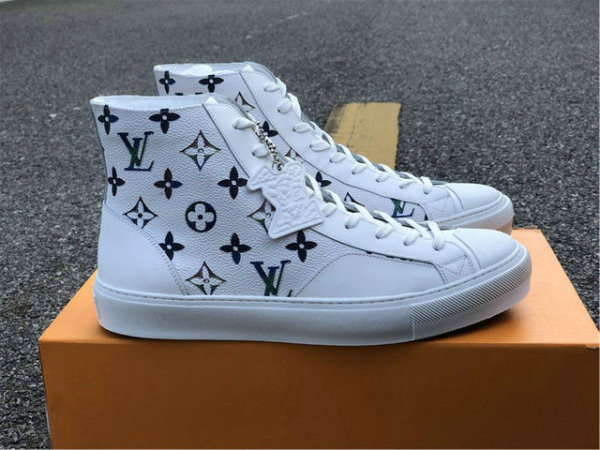LV SNEAKERS (28)