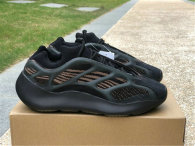 Authentic Y 700 V3 “Clay Brown”