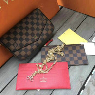 LV Wallet AAA (93)