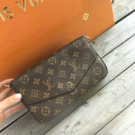 LV Wallet AAA (92)