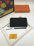 LV Wallet AAA (139)