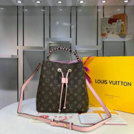 LV Handbag AAA (318)