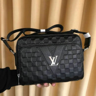 LV Men Bag AAA (107)