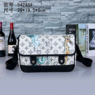 LV Men Bag AAA (101)