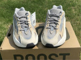 Authentic Y 700 V2 “Cream”
