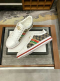 Gucci Men Shoes (90)