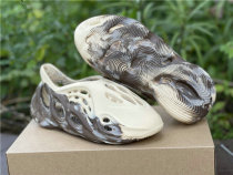 Authentic Y Foam Runner “MX Cream Clay”