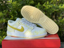 Authentic Nike SB Dunk Low Yllow/White Authentic Nike SB Dunk Low Yllow/White