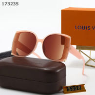 LV Sunglasses AA quality (220)