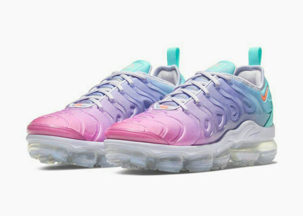 Air VaporMax Plus Women (27)