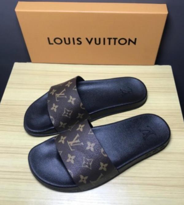 LV Men Slippers