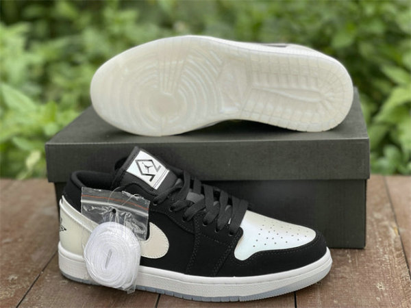 Authentic Air Jordan 1 Low White/Black GS