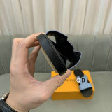 LV Slippers 38-44 (15)