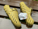 Salehe Bembury × CrocsPollex Clog Cucumber (9)
