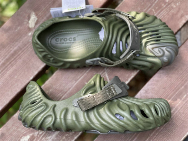 Salehe Bembury × CrocsPollex Clog Cucumber (3)