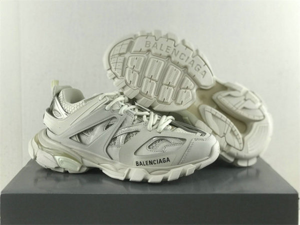 Balenciaga Track 3.0 Sneaker (15)