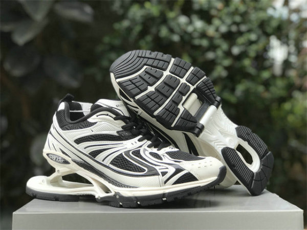 Balenciaga X-PANDER Sneaker (3)