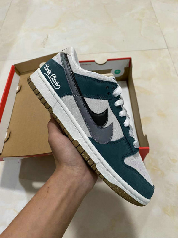 Authentic Nike Dunk Low SE “85”