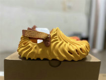 Cross Slipper (8) Cross Slipper (8)