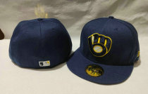 Milwaukee Brewers hat (10) Milwaukee Brewers hat (10)