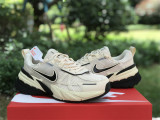Authentic Nike Runtekk Beige/Black