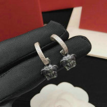 Versace Earrings (114) Versace Earrings (114)
