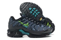 Nike Air Max Plus TN Kid  (2)