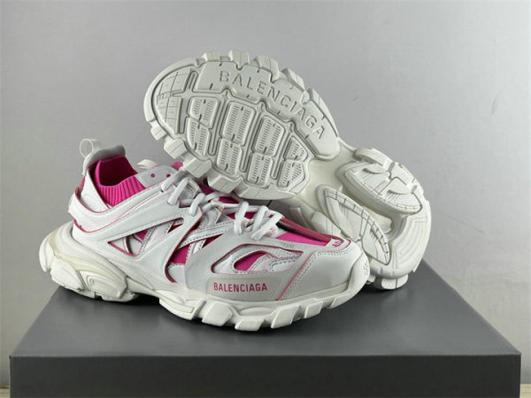 Balenciaga Track 3.0 Sneaker (50)