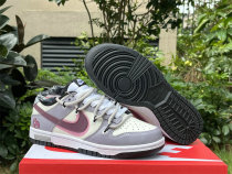 Authentic Nike Dunk Low Tie-Dye Lavender Purple Authentic Nike Dunk Low Tie-Dye Lavender Purple
